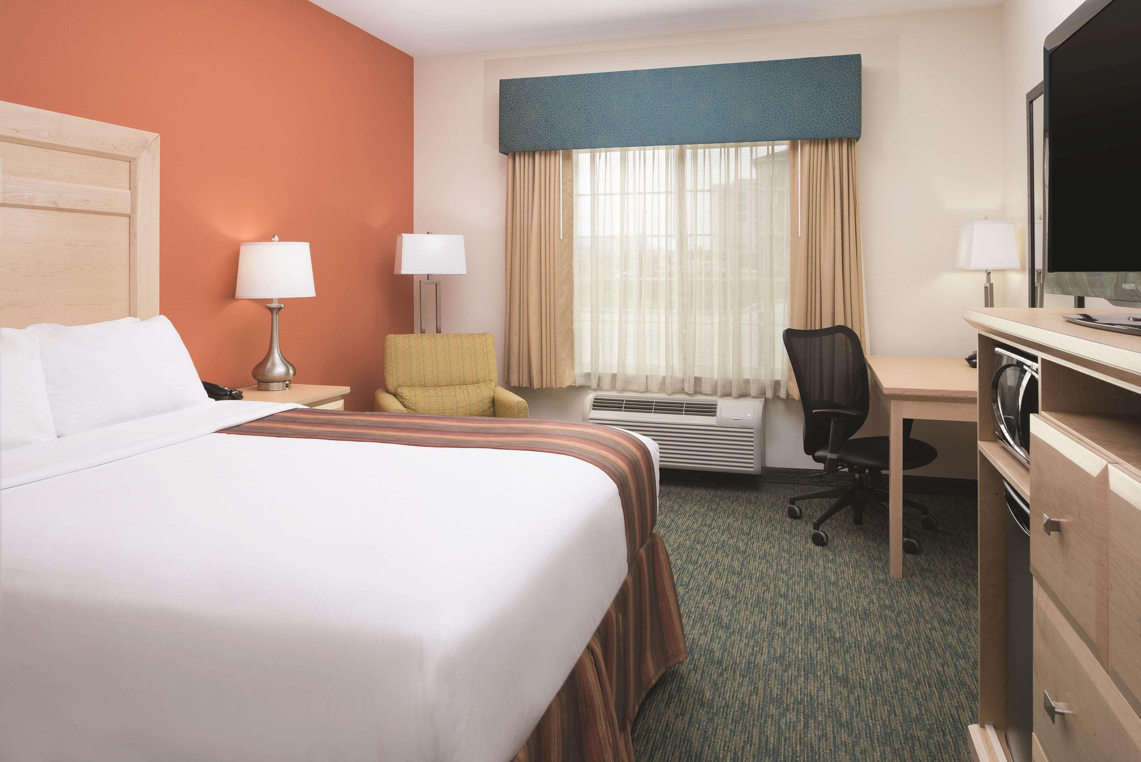 La Quinta By Wyndham Grand Forks Hotel Kültér fotó