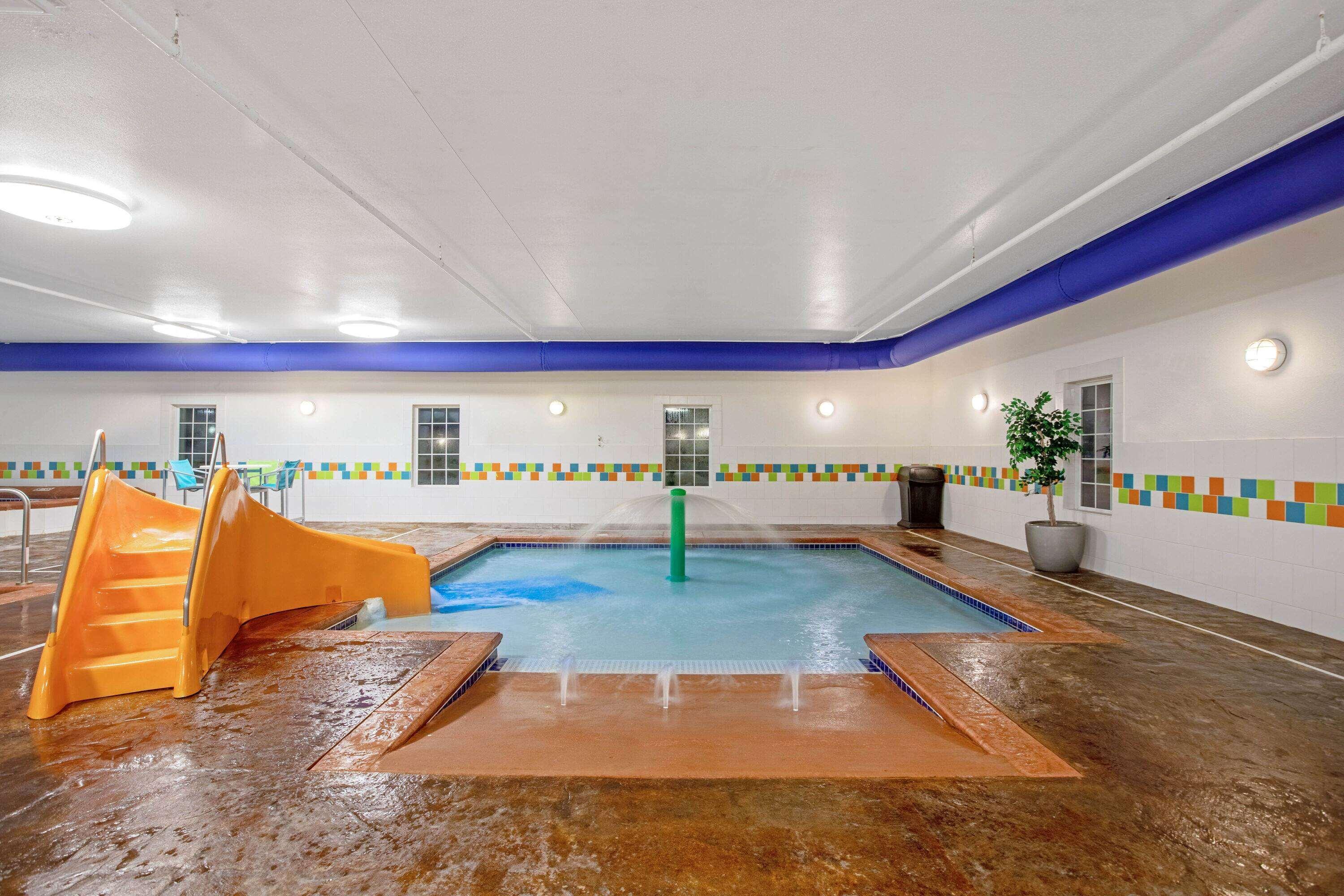La Quinta By Wyndham Grand Forks Hotel Kültér fotó
